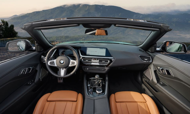 2025 BMW Z4 M40i manual cabin