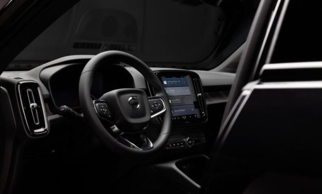 2025 volvo ex40 interior