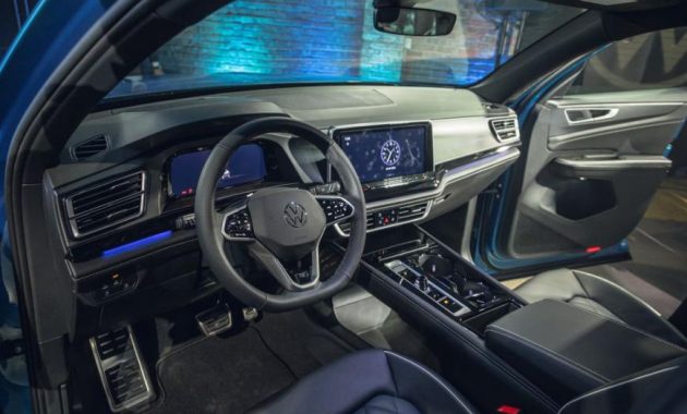 2024 Volkswagen Atlas Cross Sport Dashboard and Infotainment System 2024 Volkswagen Atlas Cross Sport Dashboard and Infotainment System