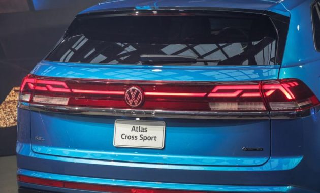 2024 Volkswagen Atlas Cross Sport View from the back