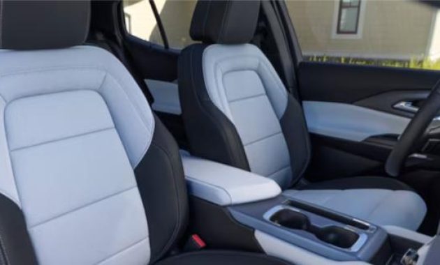 2024 Chevrolet Equinox EV interior