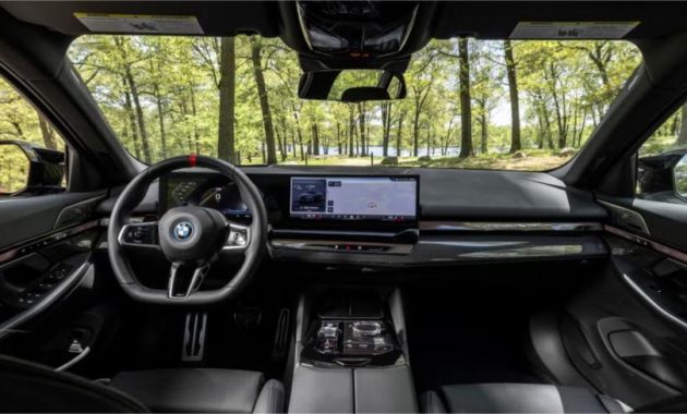 2025 BMW i5 Infotainment system