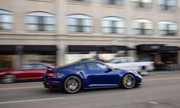2025 Porsche 911 Turbo Performance