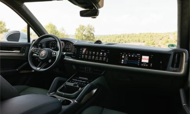 2025 Porsche Cayenne Turbo E-Hybrid Interior